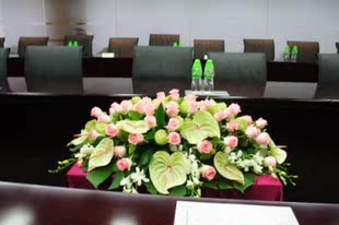 会议桌鲜花签到台鲜花上海同城专业速递庆典开业公司酒店台花设计