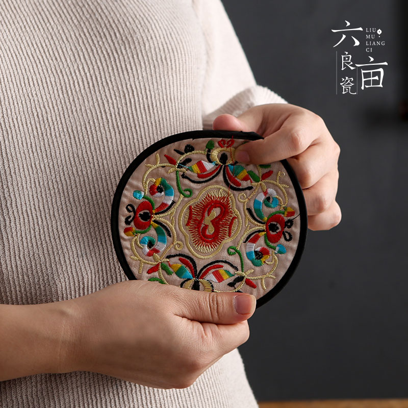 中式 丝绸刺绣花杯垫隔热茶杯垫云南民族风绣花餐桌垫工艺品送礼