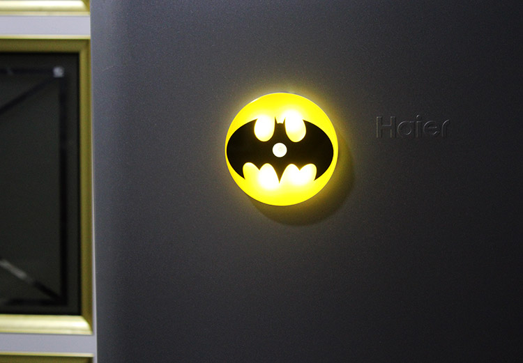自动人体感应发光蝙蝠侠立体冰箱贴创意磁性贴led充电冰箱夜灯