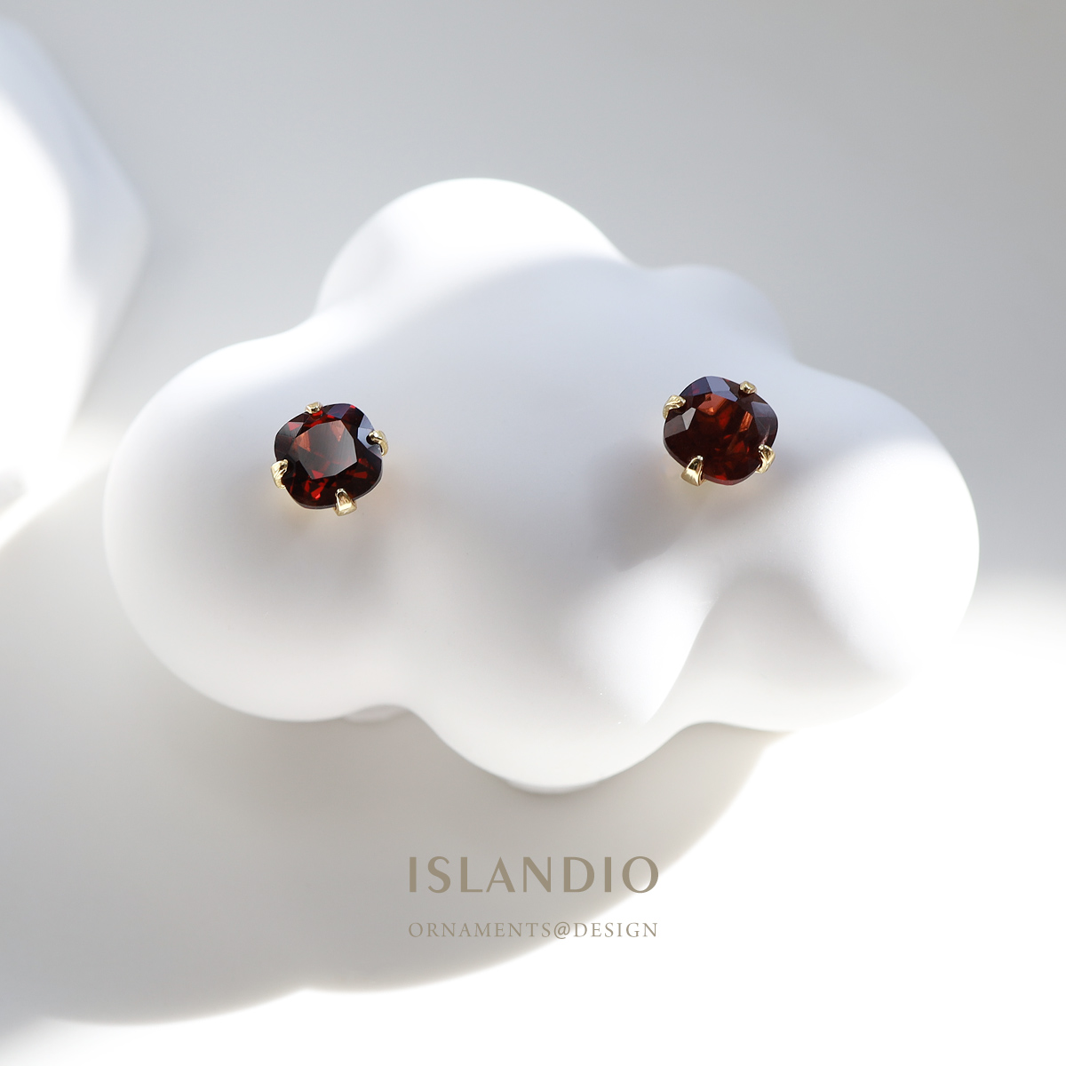 ISLANDIO原创设计天然酒红宝石榴石复古金耳钉圆角方形纯银耳饰女