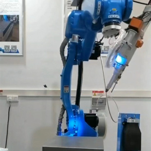 激光焊接不锈钢板六轴自动机械臂工业机器人