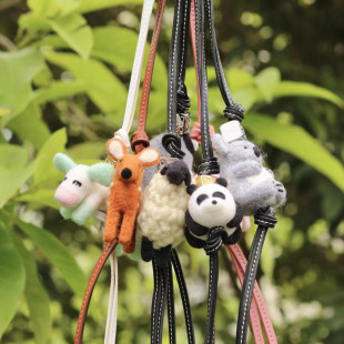 露露酱羊毛毡动物挂件适用于罗家包包考拉企鹅熊猫刺猬松狮现货
