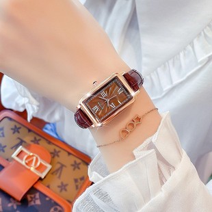 女时尚 士气质ins风 简约手表个性 长方形石英真皮表带普通国产腕表