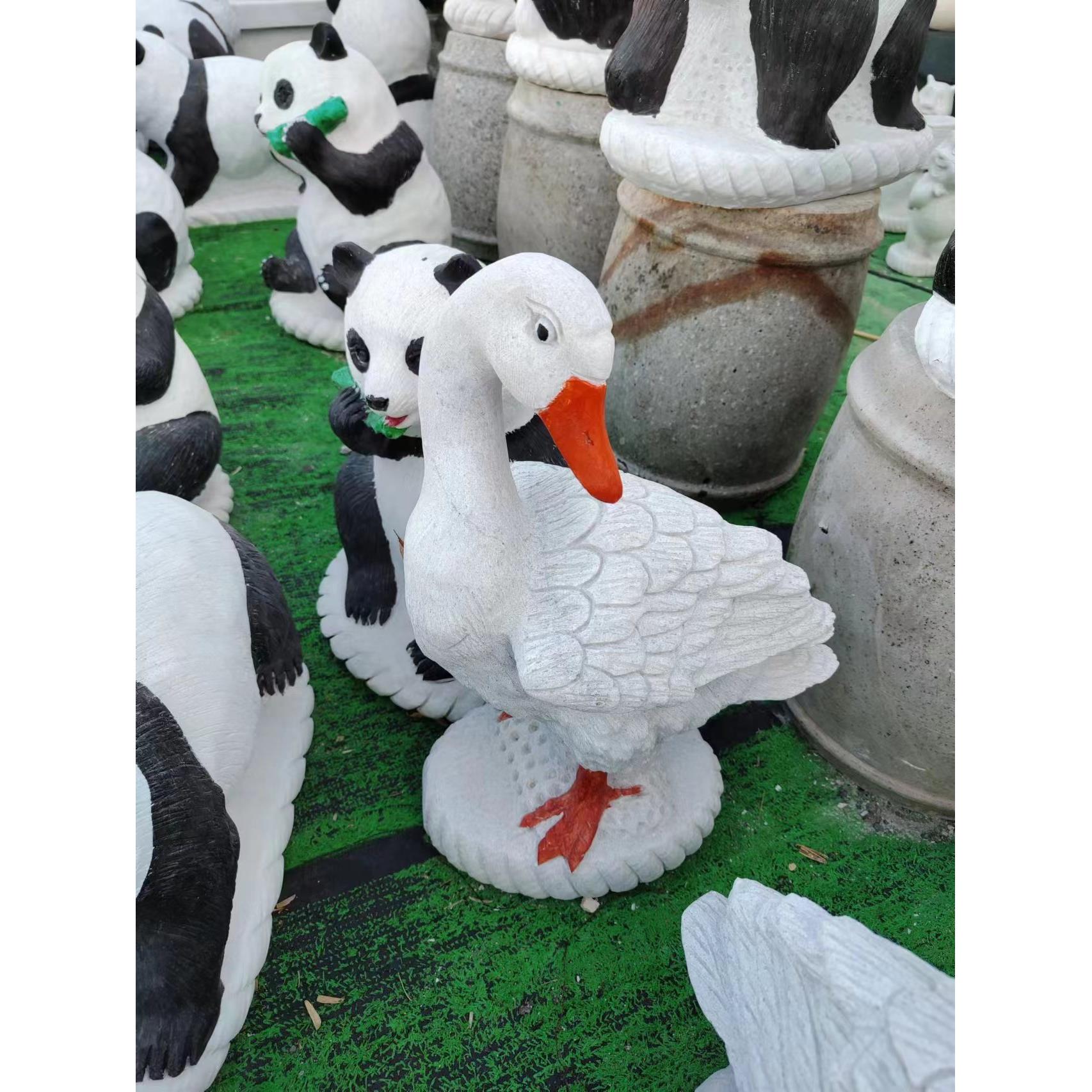 大鹅 动物雕刻园林草坪小区景观小品摆件制作 石雕汉白玉仿真鸭子