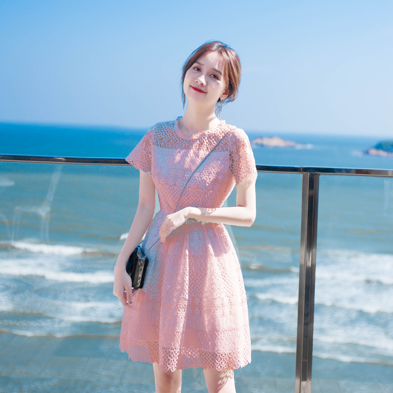 茶歇法式 小个子连衣裙女夏气质粉色蕾丝轻熟风裙子 2024年夏天新款