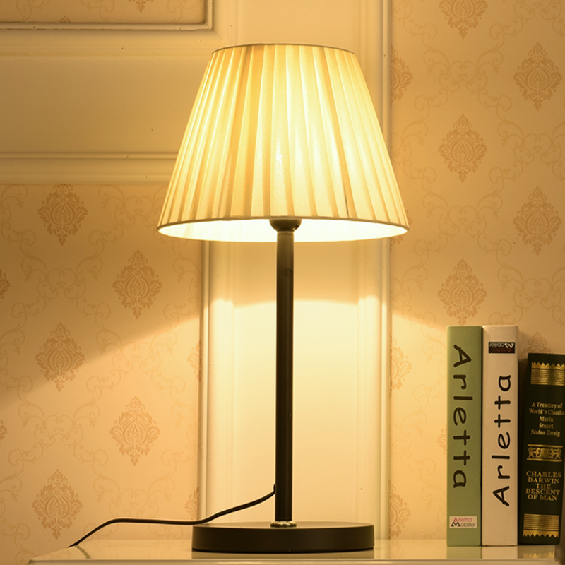 简约台灯卧室书房阅读灯具创意装 饰公主浪漫婚房温馨床头调光台灯