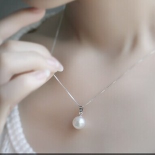 Akoya海水白色珍珠粉吊坠圆形单颗强光送925银项链锁骨简约时尚