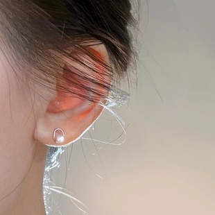 养耳洞精致小巧925银针珍珠耳钉法式 简约小众设计高级感百搭耳环