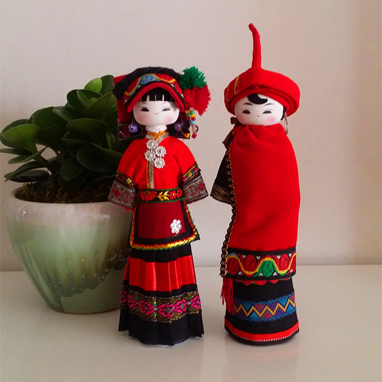 中国云南26个少数民族娃娃人偶木偶摆件物伴手礼幼儿园手工装 饰品