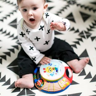 美国小宝宝声光拍拍鼓架子鼓钢琴吉他三种乐器声音乐互动探索玩具