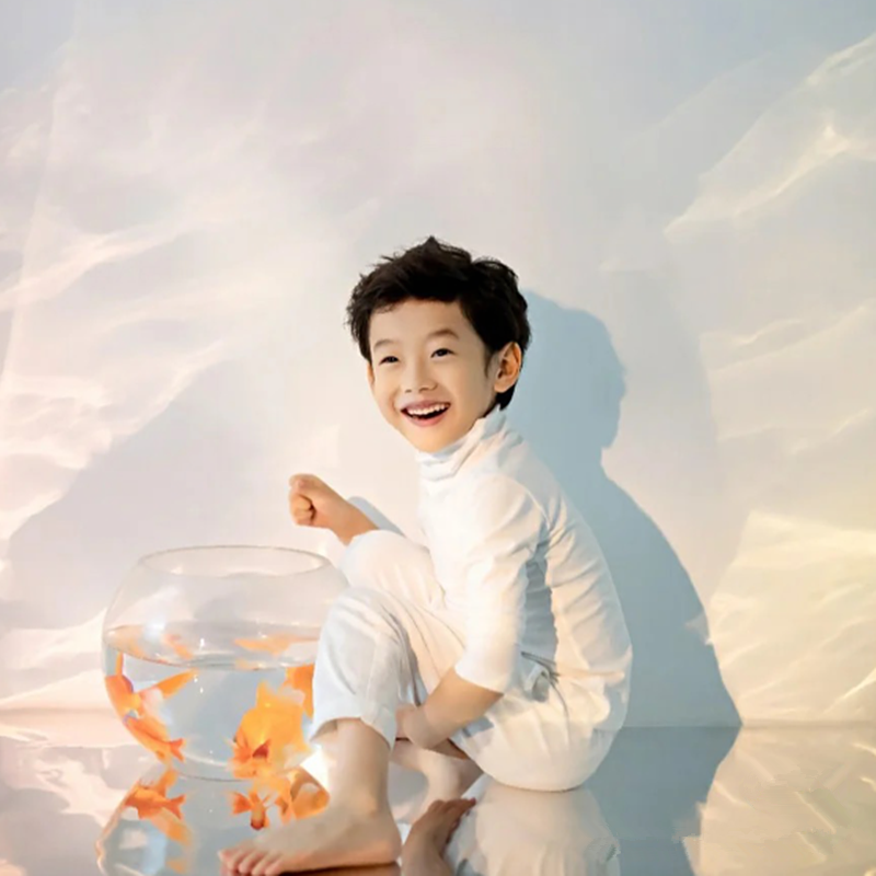新款 创意亚克力透明鱼缸儿童小红鱼小黄鱼镜面纸儿童摄影道具写真