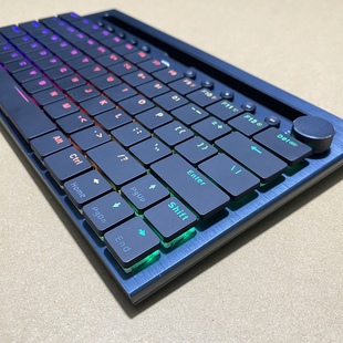 超薄三模机械键盘 矮轴巧克力半高矮键帽 铝合金面板 RGB幻彩背光