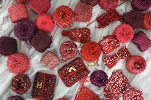 卡伦手工特色线2021年大红大紫钩编织材料包单混线围巾饰品泫雅包