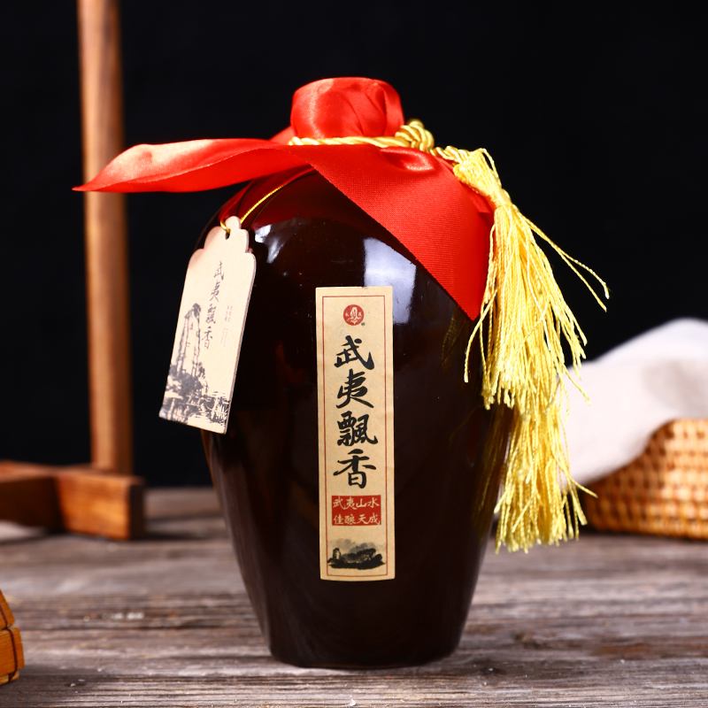 新品 武夷特产13度复古瓷瓶飘香黄酒古法酿造500ml低度配制糯米酒