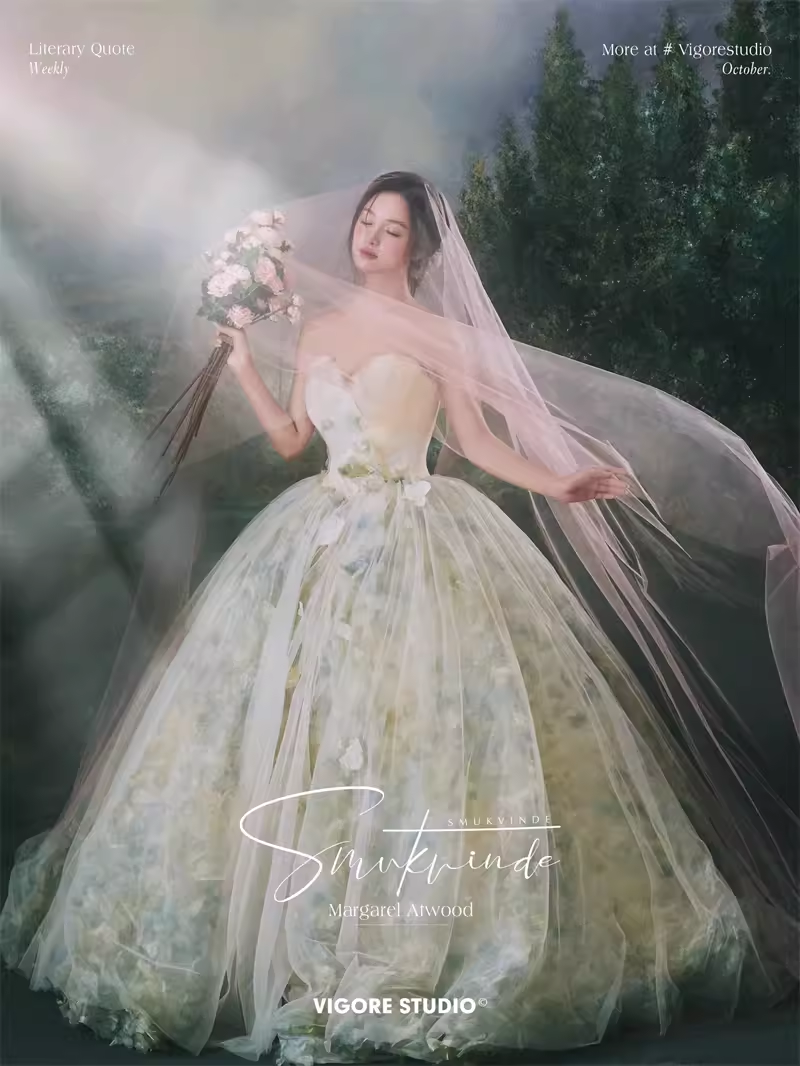 新款 影楼主题服装 情侣写真拍照摄影礼服室内油画韩版 花朵拖尾婚纱