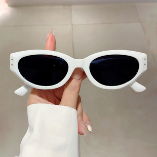 韩版 复古墨镜女小脸时髦高级感街拍 不规则米钉猫眼太阳镜2024新款