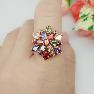 七彩色水晶锆石戒指蒙娜丽莎时尚 气质简约指环花朵复古首饰品女