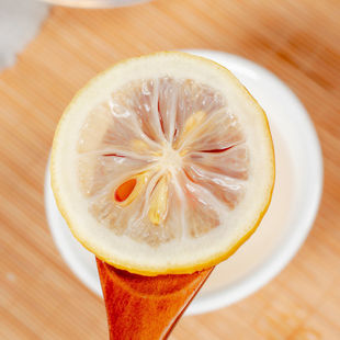 网红柠檬片泡水柠檬水新鲜非冻干蜂蜜柠檬片即食学生罐装