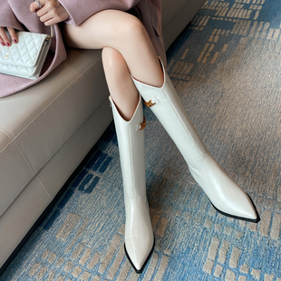 Hepburn 西部靴女显瘦尖头粗跟高筒小个子中筒靴金属链长靴子 A.D
