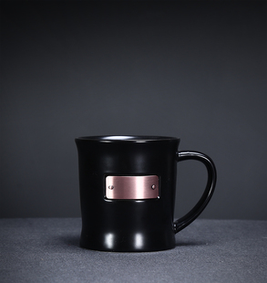 欧式 铜章陶瓷马克杯黑白情侣水杯大容量瓷杯子单品咖啡杯定制LOGO