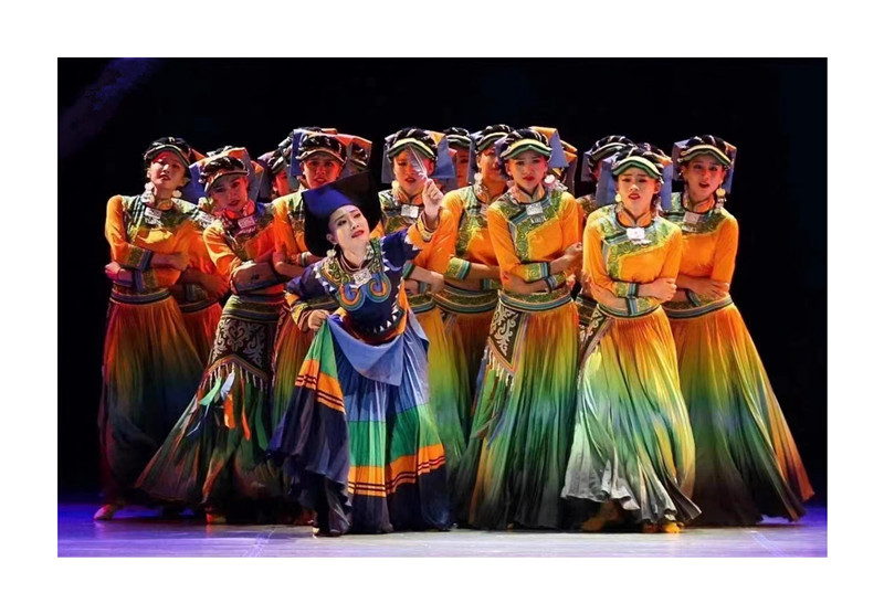 新款 彝族舞蹈服装 女阿嬷 故事哈尼彝族舞蹈少数民族开场舞大摆裙