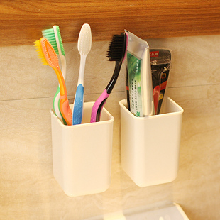 日本浴室壁挂式 吸盘置物架卫生间牙膏牙刷架厕所免打孔沥水收纳盒