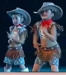 牛仔很忙舞蹈儿童演出服装 西部牛仔幼儿园演出服舞蹈演出男女童
