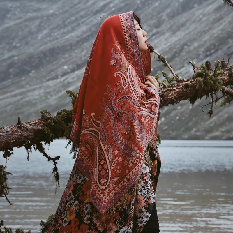 茶卡盐湖旅游拍照草原沙漠防晒丝巾海边复古大红色围巾披肩百搭潮