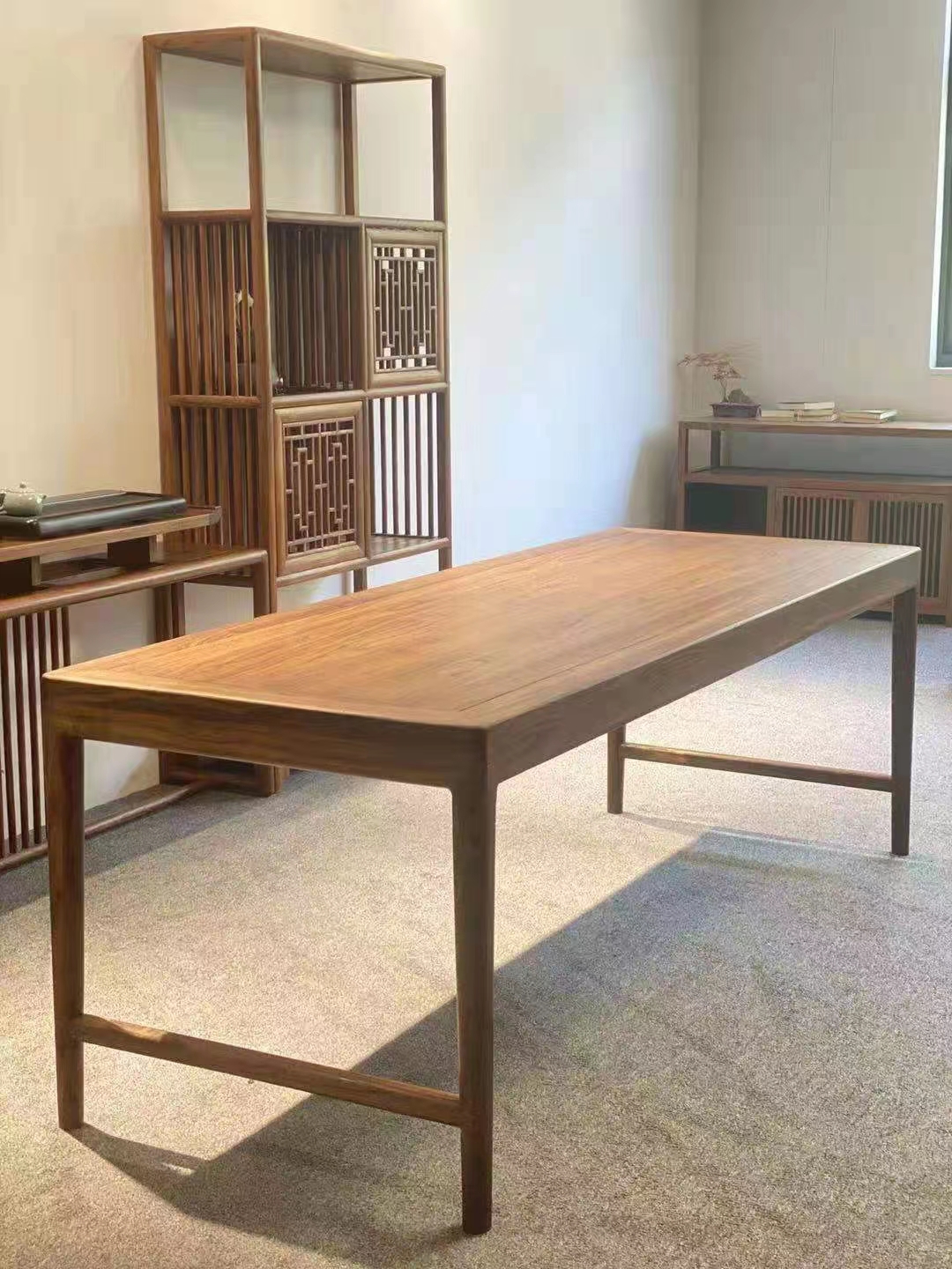 北方榆木书桌写字台工作台实木家用简约长方学习桌