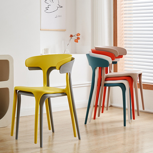 塑料椅子靠背加厚家用可叠放成人特厚扶手餐椅家用简约现代北欧凳