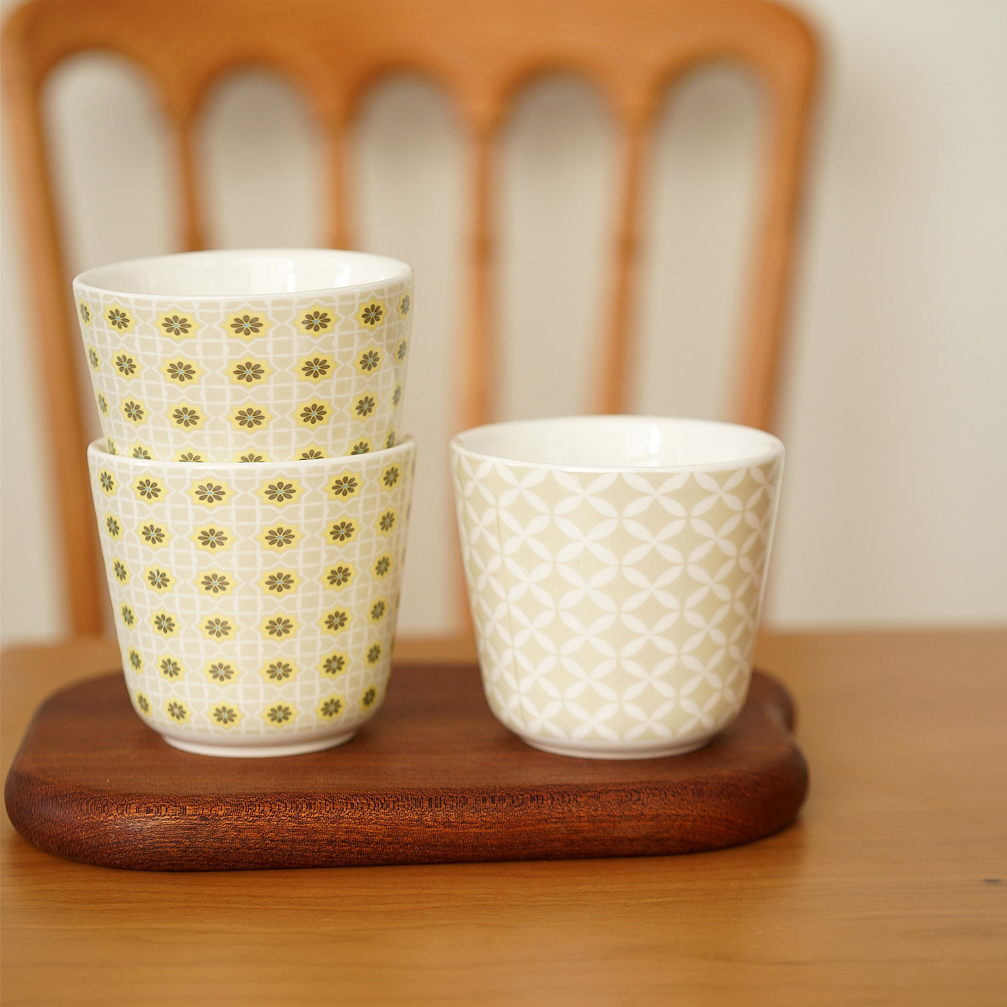 出日本素雅陶瓷手握杯双层隔热茶杯日式 随手杯水杯咖啡杯釉下彩