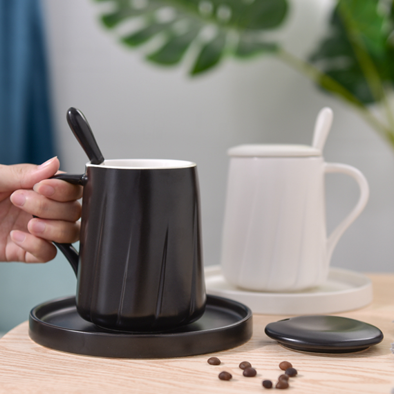 创意马克杯带盖勺简约咖啡杯陶瓷杯子办公室水杯家用牛奶杯情侣杯